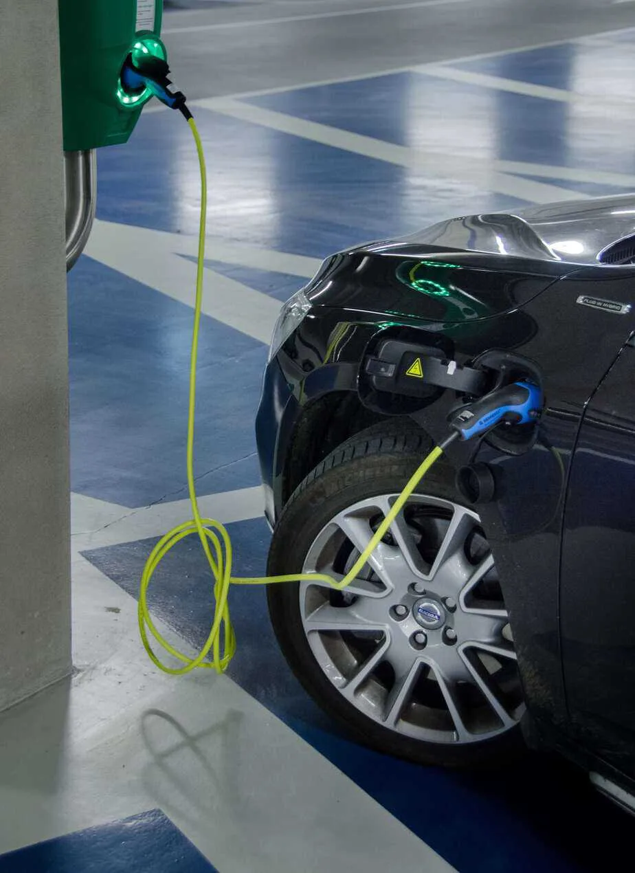 Oakville electric vehicle towing service